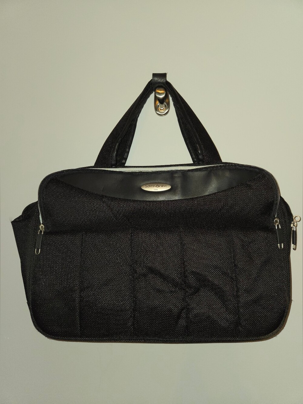 Samsonite Carry On Bag w/ Lots Of Pockets & Padded Laptop Storage
